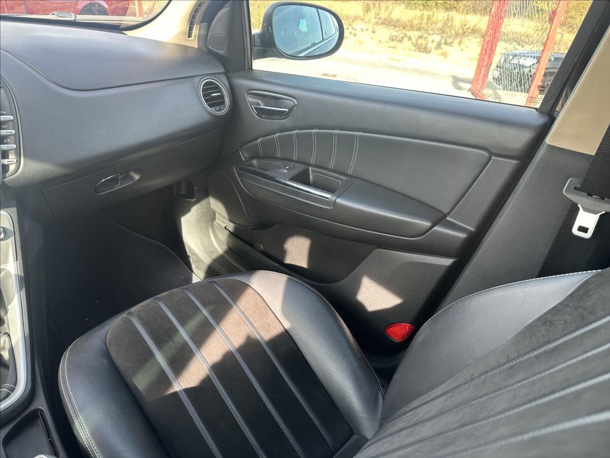 Lancia Delta Hatchback 1,4 l 88 kw