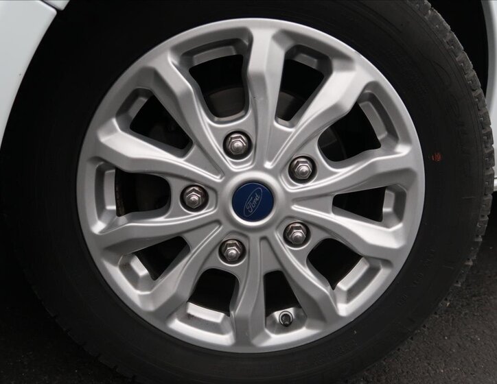 Ford Tourneo Custom 25