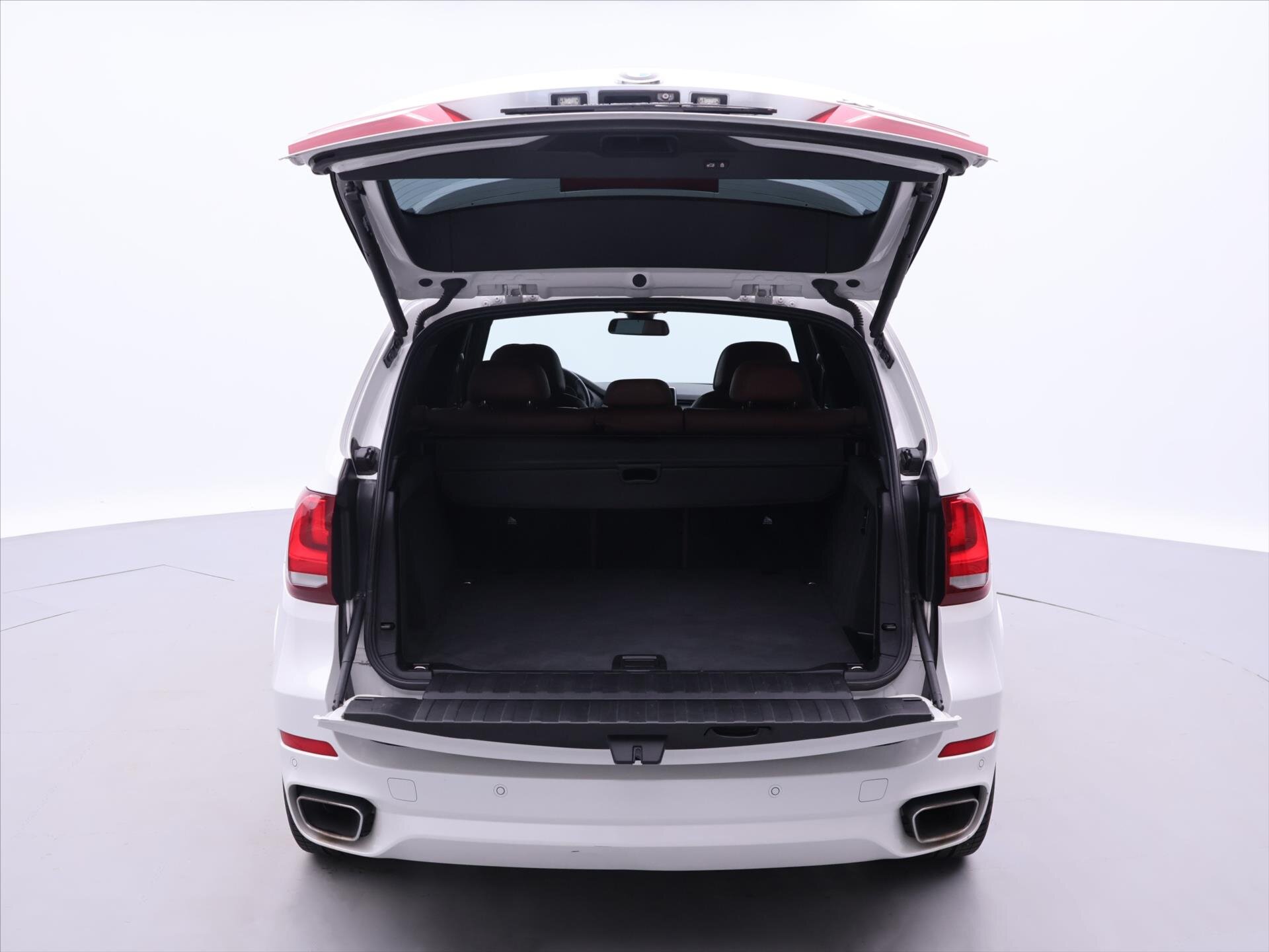 BMW X5 SUV / Terénní 3,0 l 230 kw