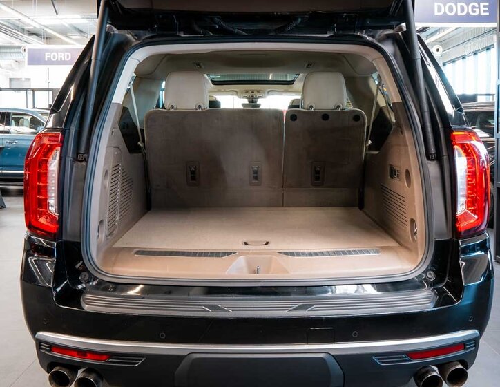 GMC Yukon SUV / Terénní 6,2 l 313 kw