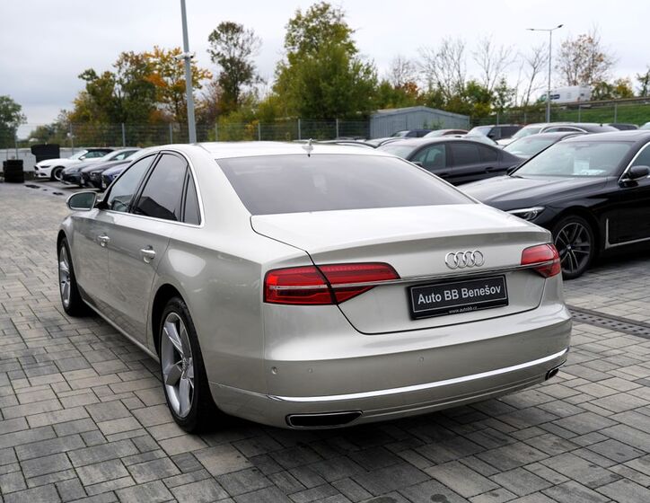 Audi A8 4