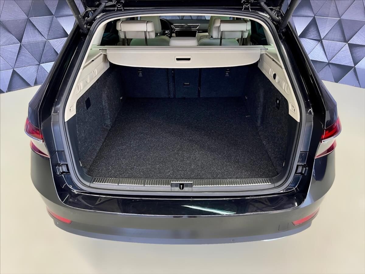 Škoda Superb Kombi 1,4 l 160 kw