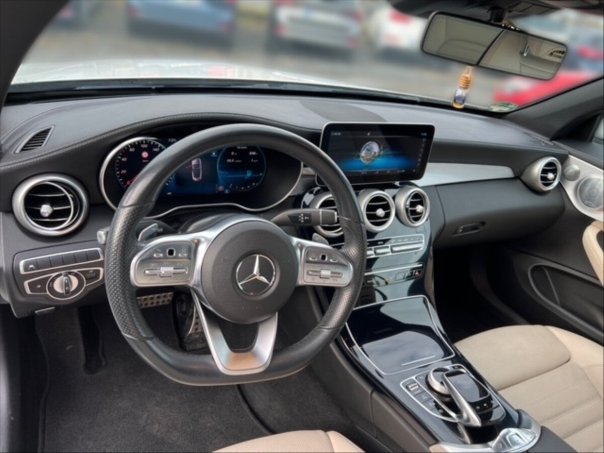 Mercedes-Benz Třídy C Kabriolet 2,0 l 180 kw
