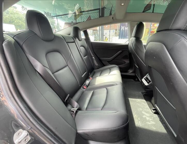 Tesla Model 3 33