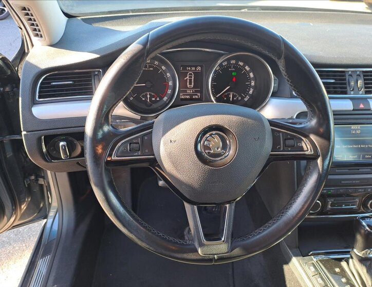 Škoda Superb Kombi 2,0 l 103 kw