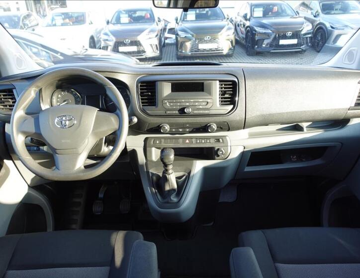 Toyota ProAce Verso 9