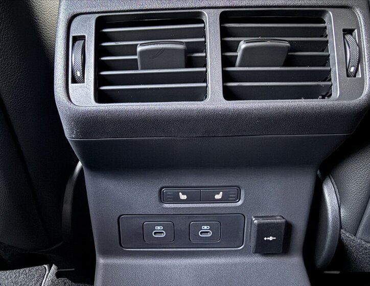 Land Rover Range Rover Velar SUV / Terénní 3,0 l 221 kw