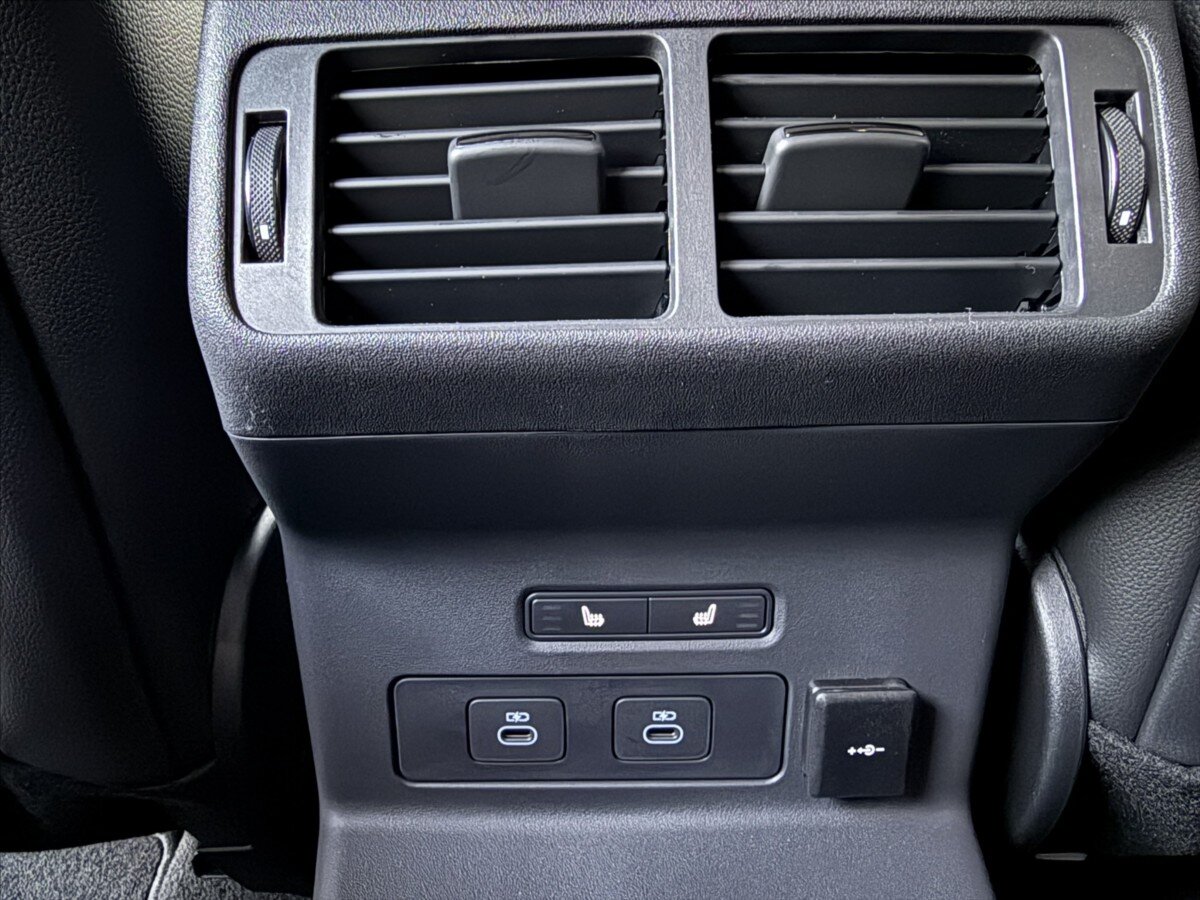 Land Rover Range Rover Velar SUV / Terénní 3,0 l 221 kw