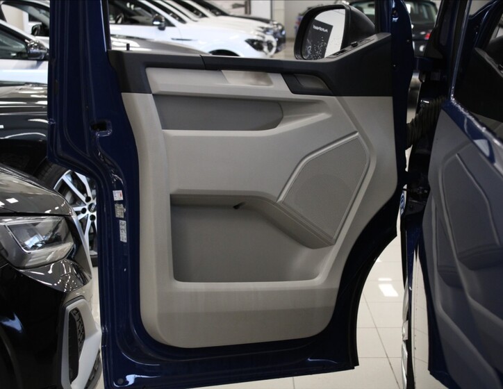 Volkswagen Transporter 12