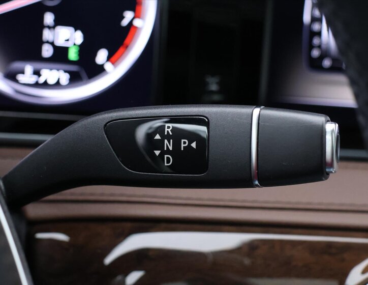 Mercedes-Benz Třídy S Sedan 4,7 l 335 kw