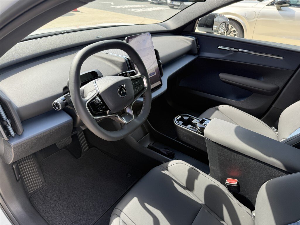 Volvo EX30 SUV / Terénní 0,0 315 kw