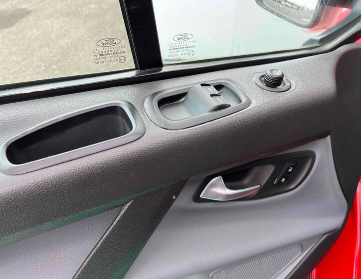 Ford Transit Custom 8