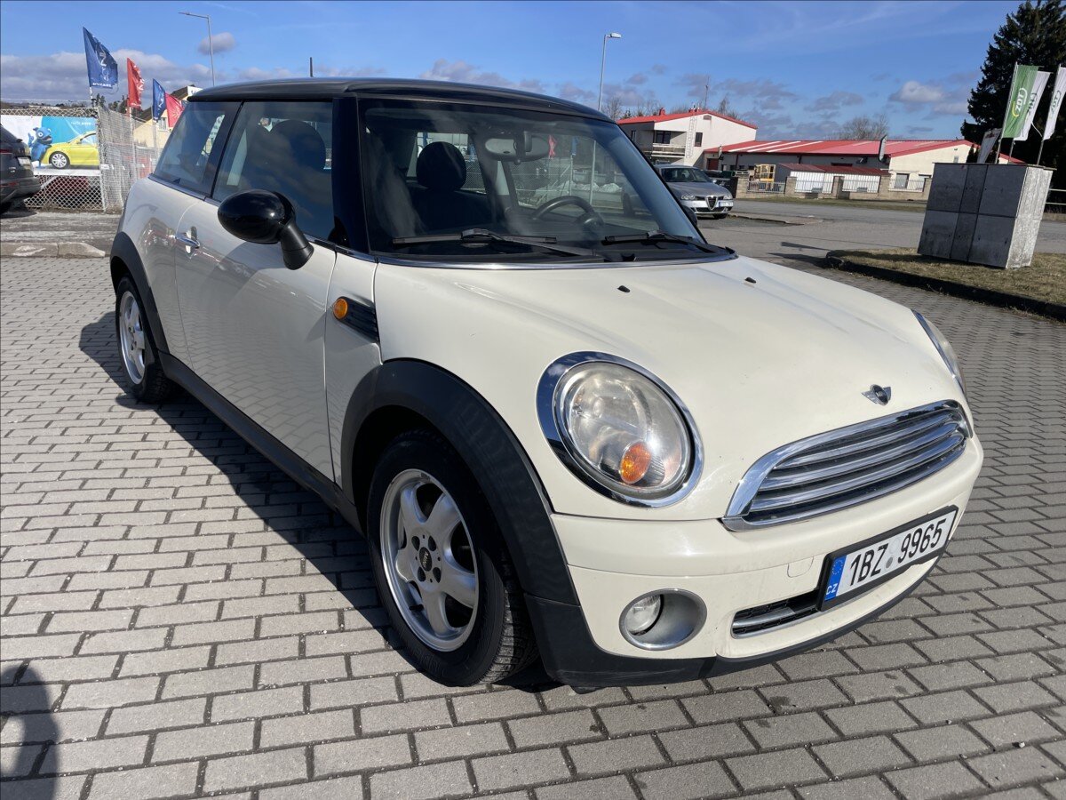 Mini Cooper Hatchback 1,6 l 88 kw