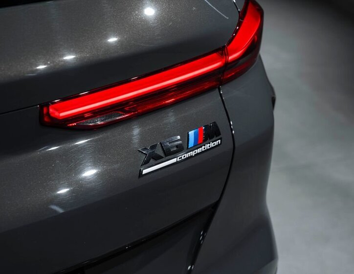 BMW X6 SUV 4,4 l 460 kw