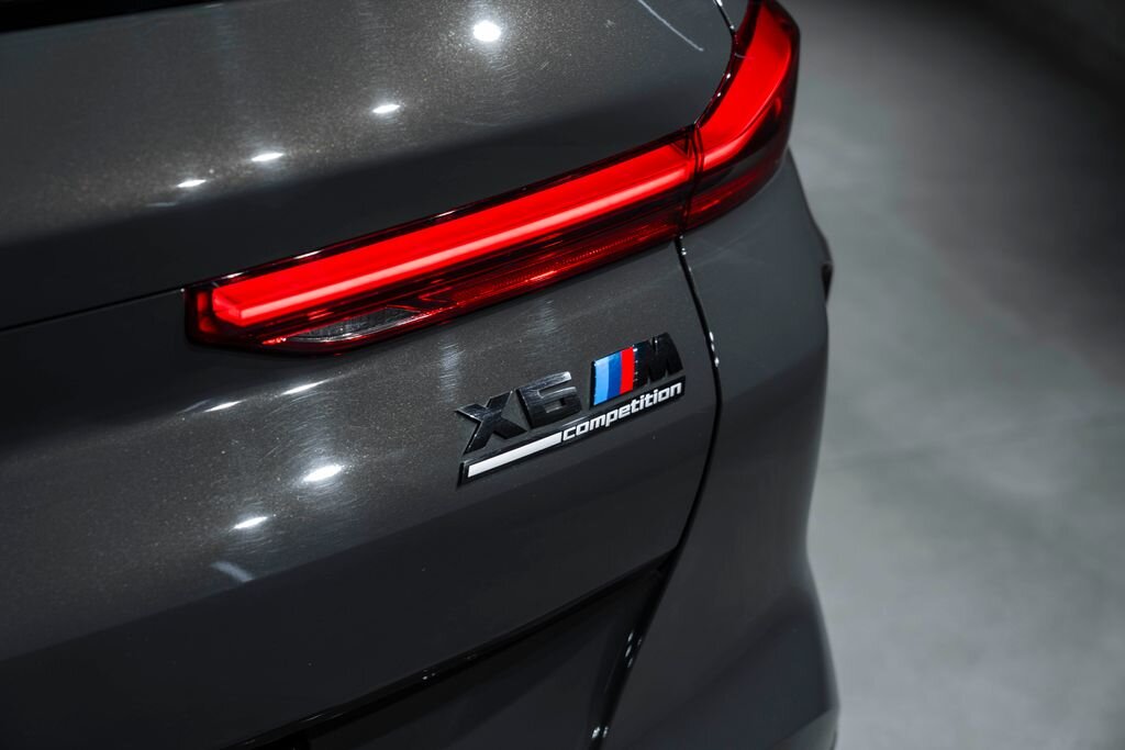 BMW X6 SUV 4,4 l 460 kw