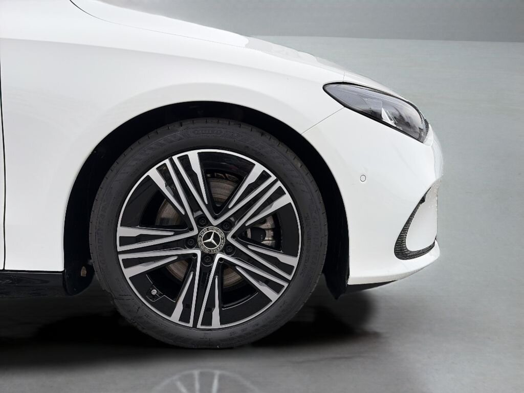 Mercedes-Benz CLA Sedan / Limuzína 1,3 l 120 kw