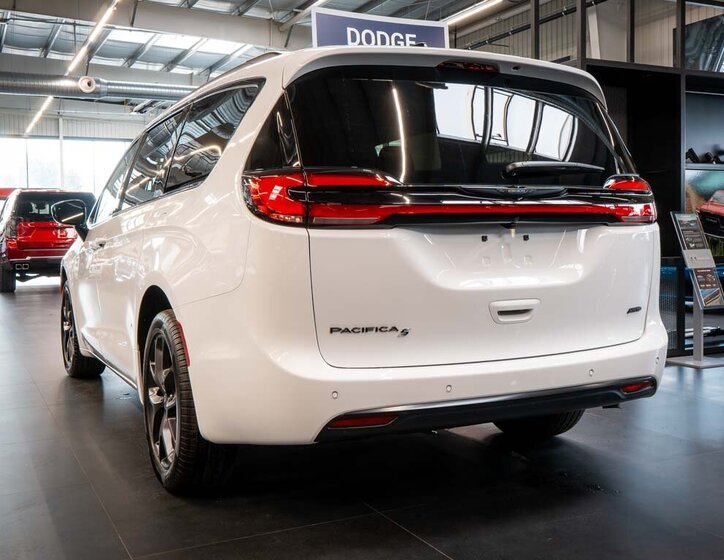 Chrysler Pacifica MPV 3,6 l 221 kw