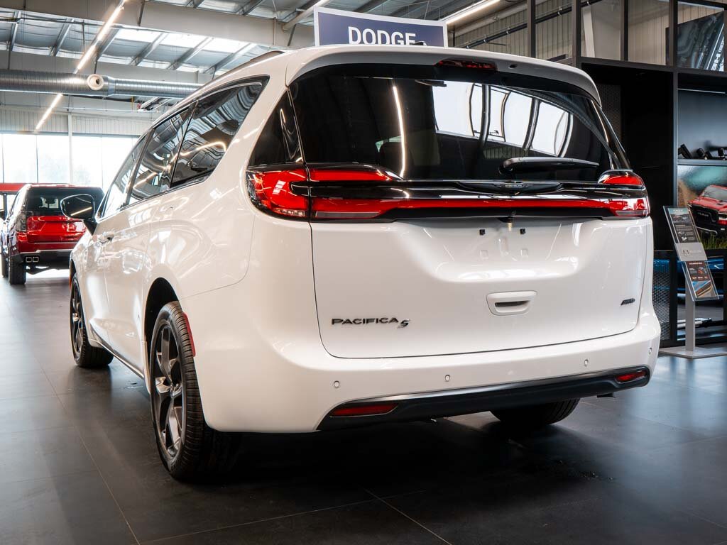 Chrysler Pacifica MPV 3,6 l 221 kw