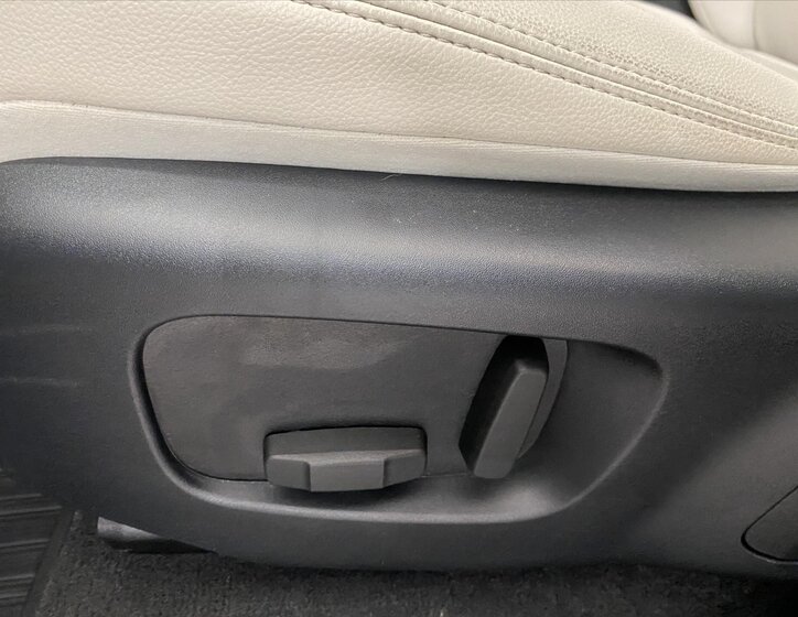 Land Rover Range Rover Velar 13