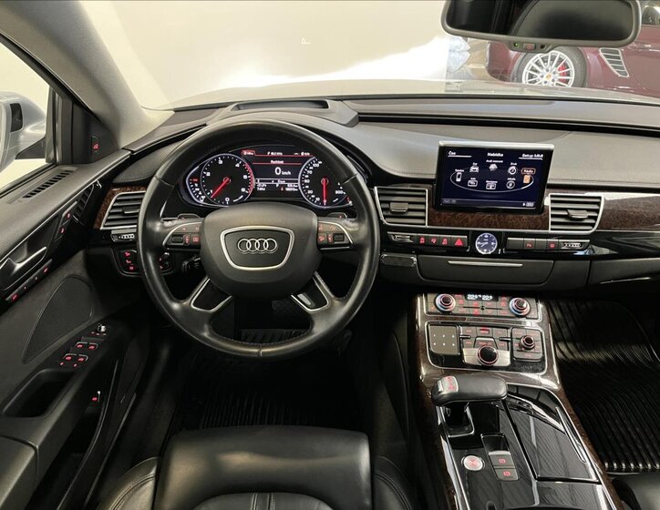 Audi A8 Sedan / Limuzína 3,0 l 190 kw