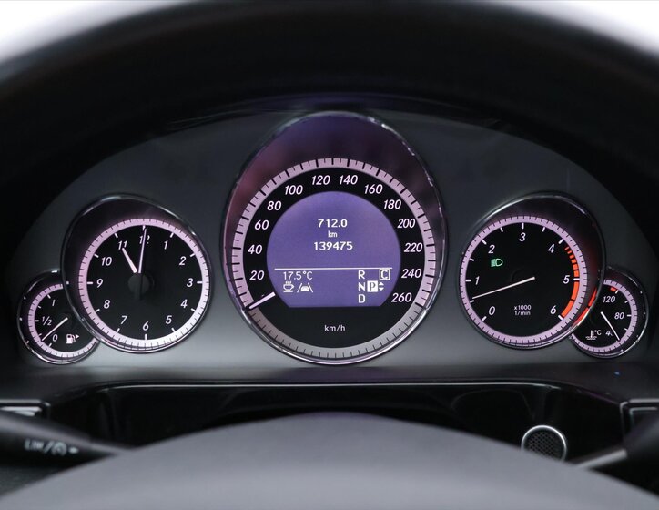 Mercedes-Benz Třídy E Sedan 3,0 l 150 kw