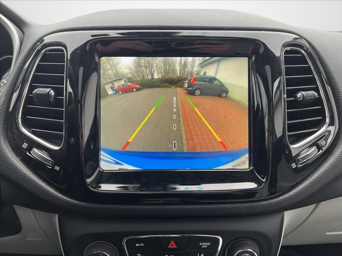 Jeep Compass SUV 1,4 l 125 kw