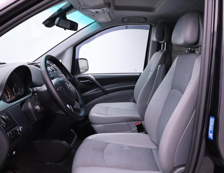 Mercedes-Benz Viano 10