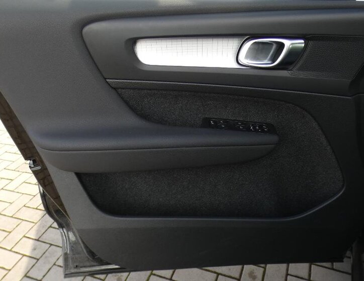 Volvo XC40 SUV 2,0 l 120 kw