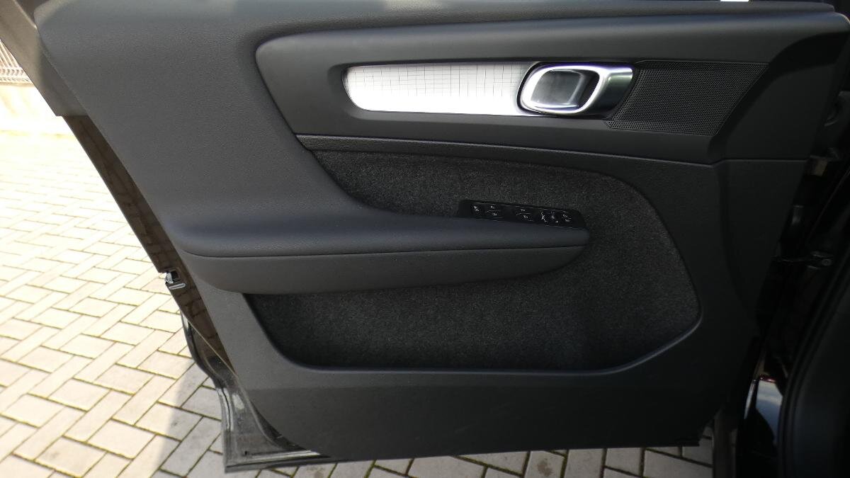 Volvo XC40 SUV 2,0 l 120 kw