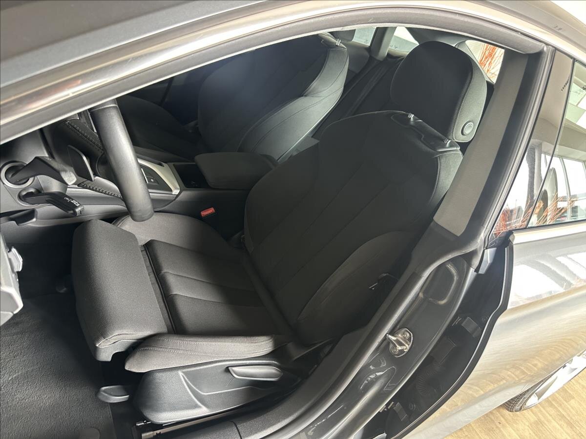 Audi A5 Sedan / Limuzína 2,0 l 140 kw