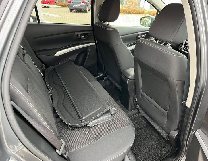 Suzuki SX4 S-Cross 16