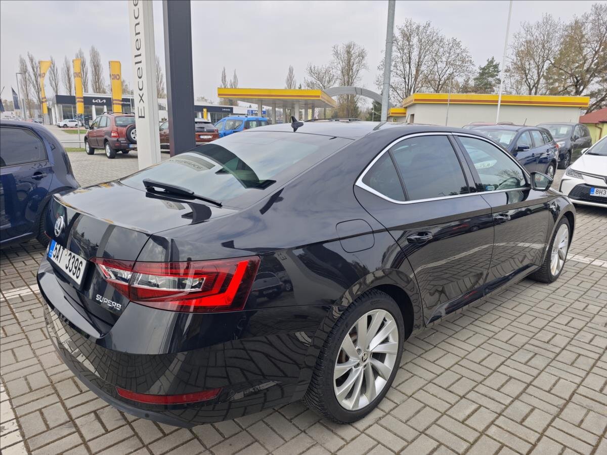 Škoda Superb Sedan / Limuzína 2,0 l 110 kw
