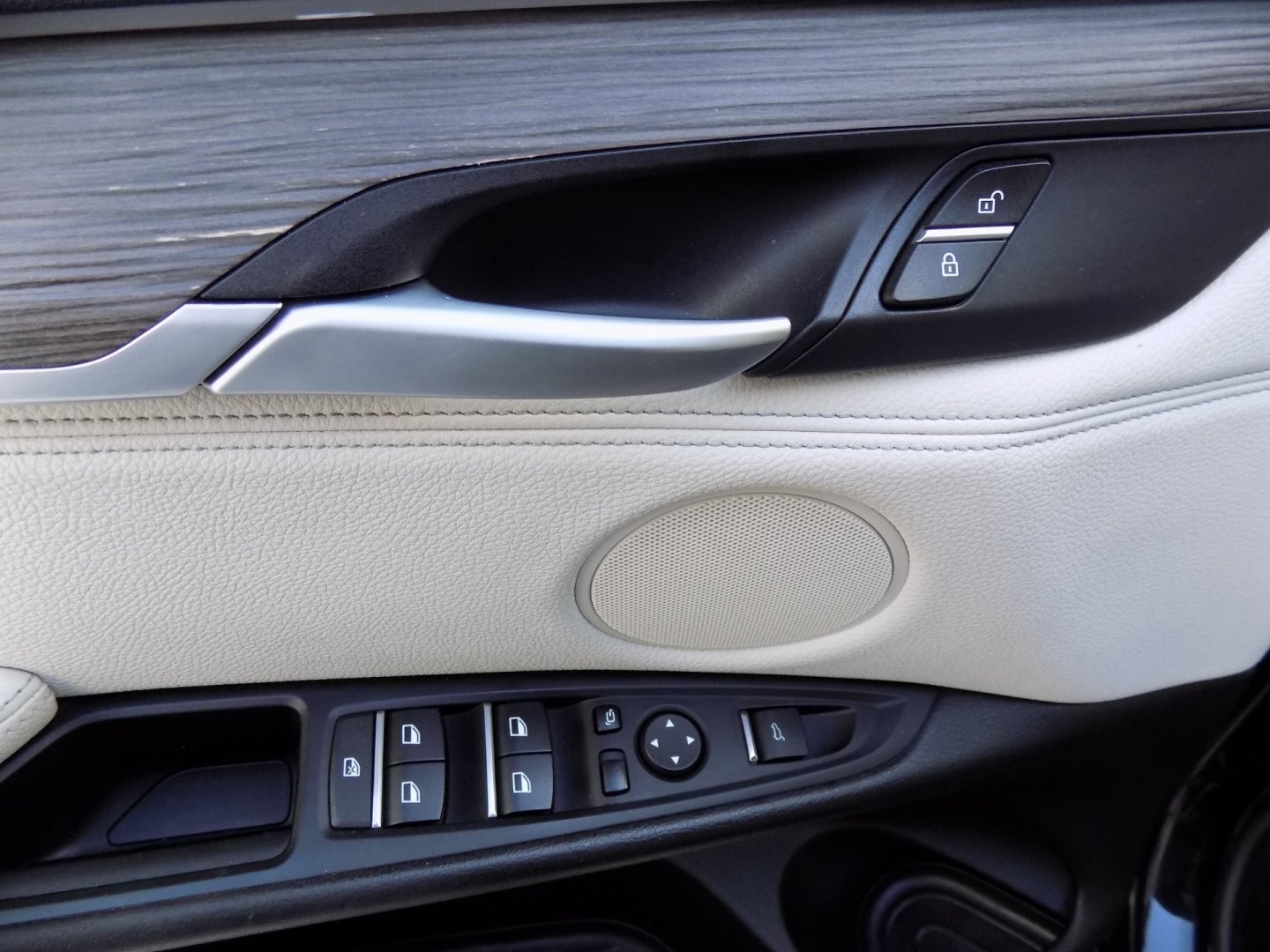 BMW X6 SUV / Terénní 3,0 l 190 kw