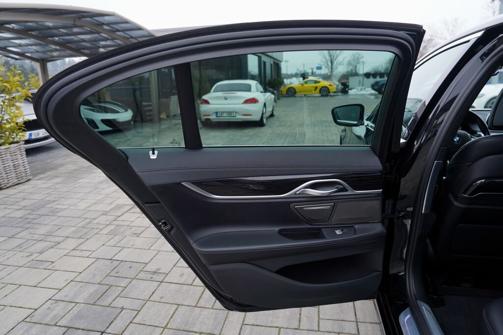 BMW Řada 7 Sedan 3,0 l 210 kw