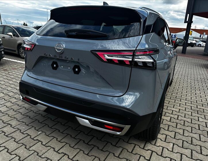 Nissan Qashqai SUV 1,3 l 116 kw