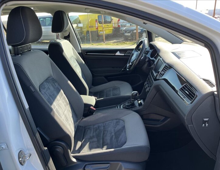 Volkswagen Golf Sportsvan Kombi 1,6 l 81 kw