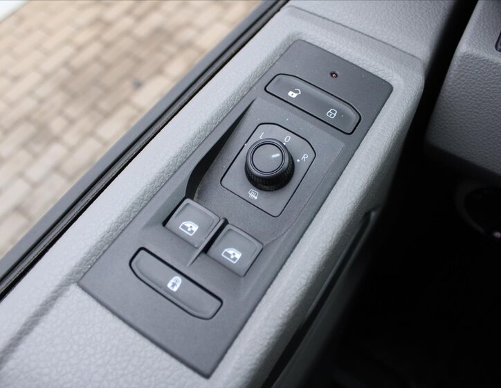 Volkswagen Transporter Kombi 2,0 l 110 kw