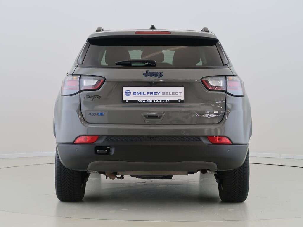Jeep Compass SUV / Terénní 1,3 l 132 kw