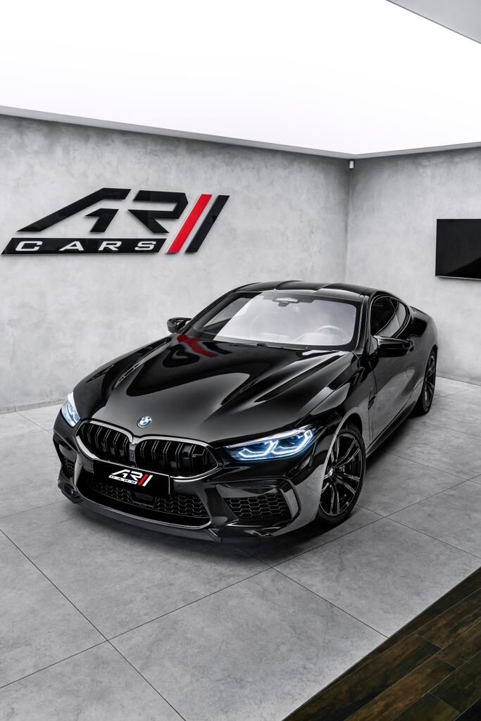 BMW M8 Kupé 4,4 l 460 kw