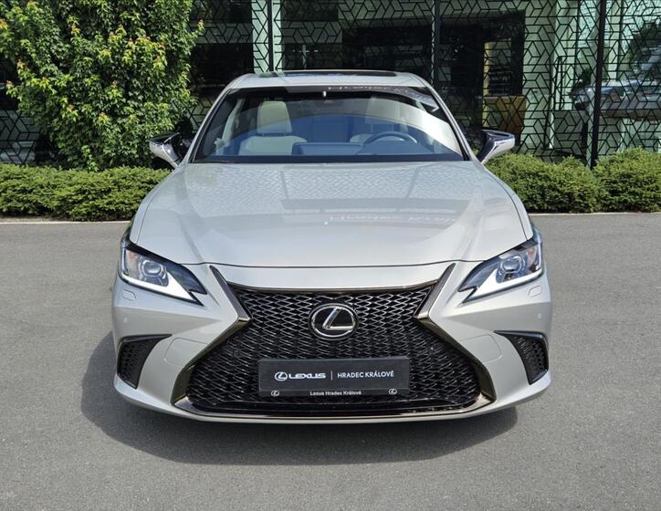 Lexus ES 300h 1