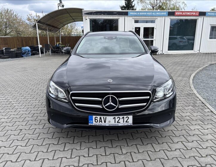 Mercedes-Benz Třídy E Kombi 2,0 l 143 kw