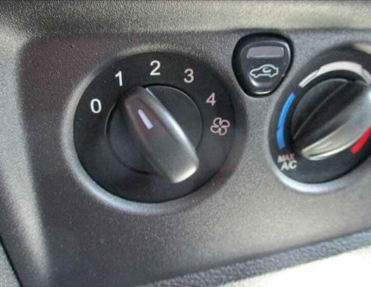 Ford Transit Skříň 2,0 l 96 kw