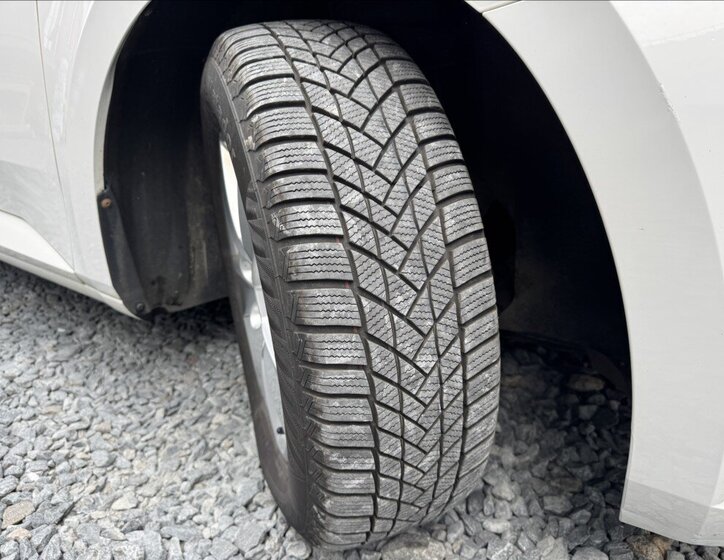 Škoda Superb Sedan / Limuzína 2,0 l 140 kw