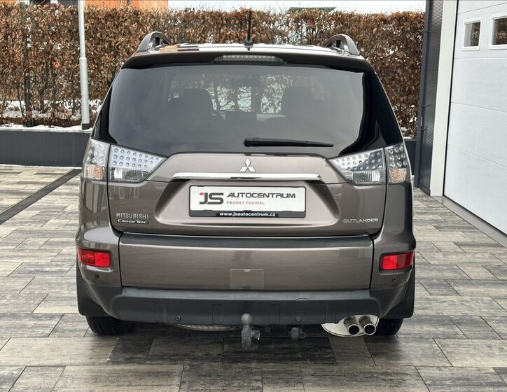 Mitsubishi Outlander SUV 2,3 l 130 kw