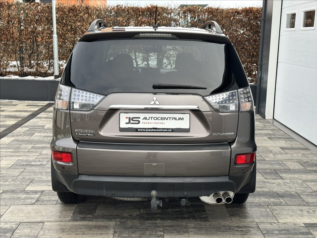Mitsubishi Outlander SUV 2,3 l 130 kw