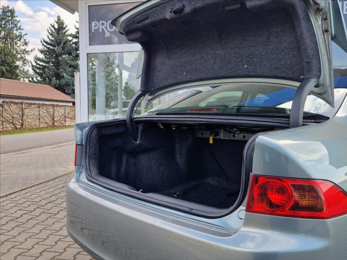 Honda Accord Sedan / Limuzína 2,0 l 114 kw