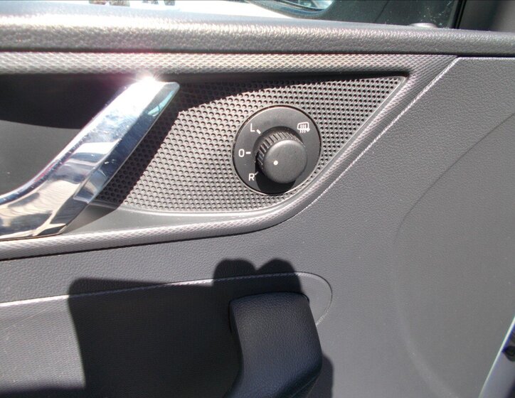 Škoda Rapid Sedan / Limuzína 1,6 l 77 kw