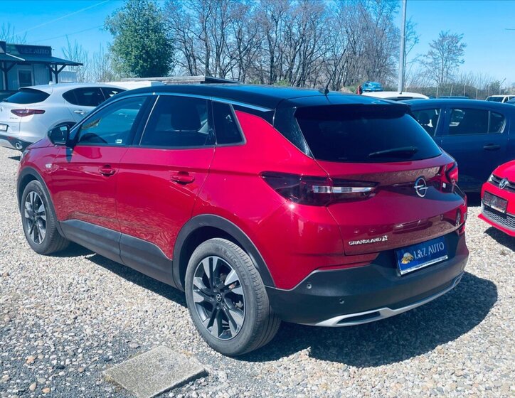 Opel Grandland X SUV / Terénní 1,2 l 96 kw