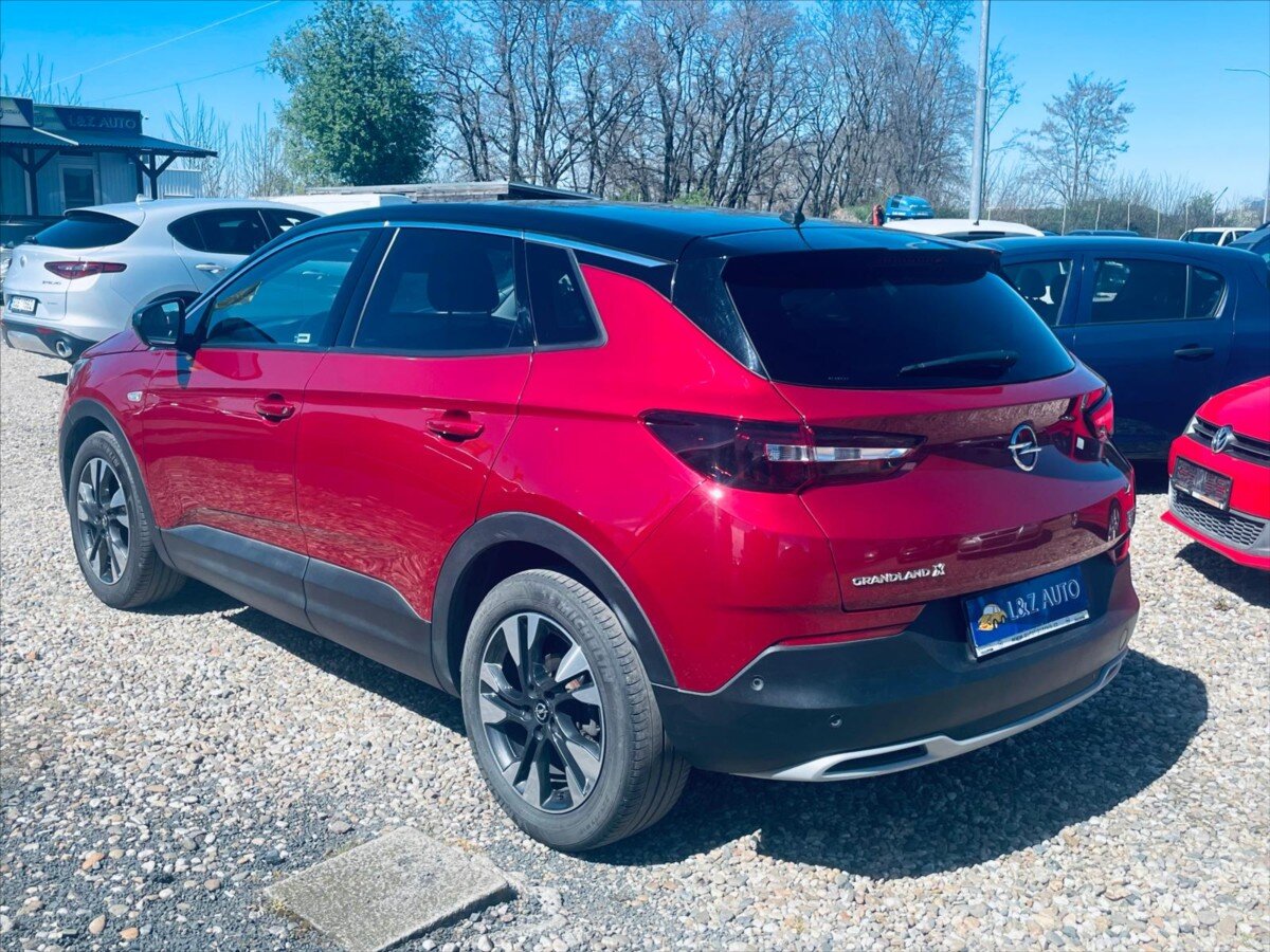 Opel Grandland X SUV / Terénní 1,2 l 96 kw