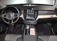 Volvo XC90 SUV / Terénní 2,0 l 335 kw